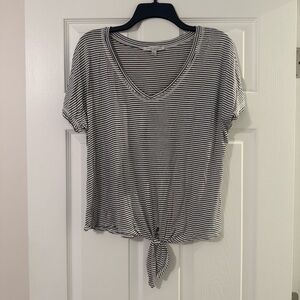 Green Envelope Women’s Striped Short Sleeve Top Size Large